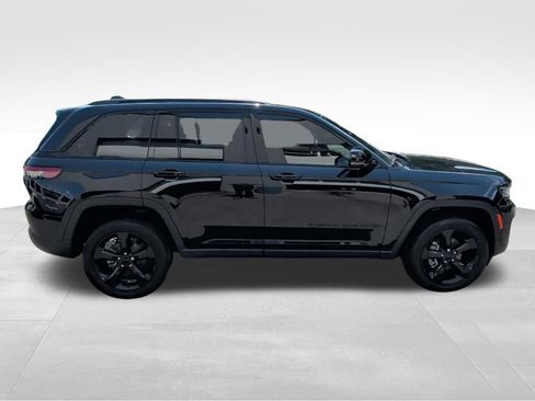 Certified 2023 Jeep Grand Cherokee Altitude AWD/4WD image 6