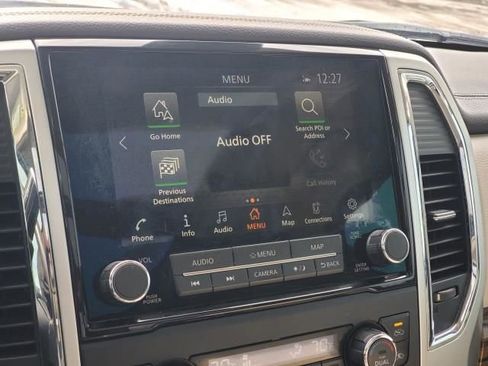 Used 2020 Nissan Titan SL w/ Moonroof Package image 28