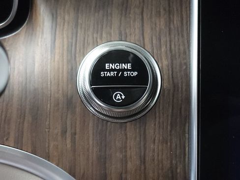 Certified 2026 Mercedes-Benz C 300 4MATIC Sedan image 15