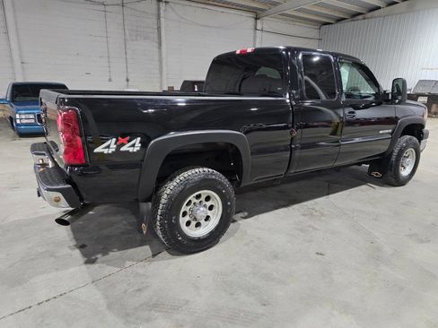 Used 2007 Chevrolet Silverado 2500 LT w/ Snow Plow Prep Package image 14