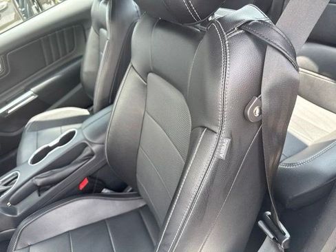 Used 2021 Ford Mustang GT Premium w/ Black Accent Package RWD image 9