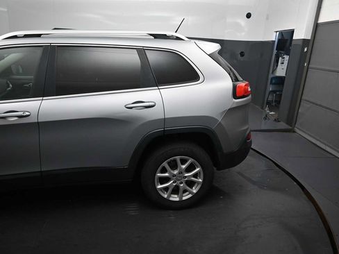 Used 2014 Jeep Cherokee Latitude AWD/4WD image 32