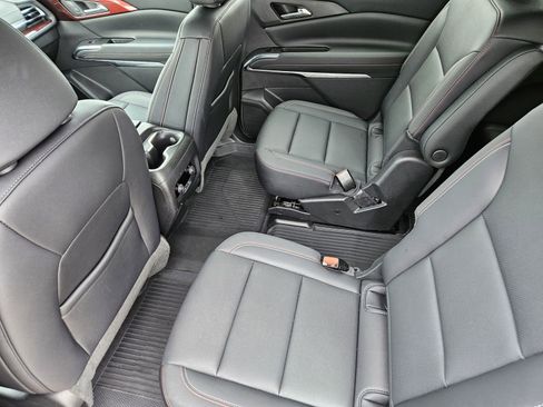 Certified 2025 Chevrolet Traverse Z71 w/ LPO, Floor Liner Package AWD/4WD image 33