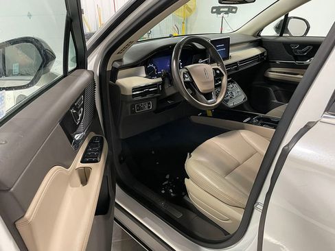 Used 2020 Lincoln Corsair Standard w/ Equipment Group 101A image 18