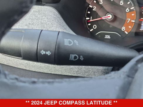 Used 2024 Jeep Compass Latitude AWD/4WD image 25