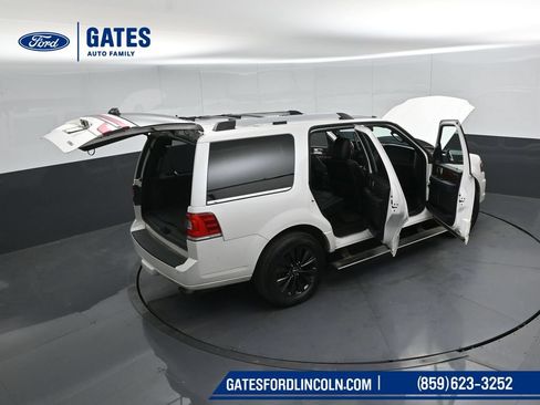 Used 2016 Lincoln Navigator Select AWD/4WD image 57
