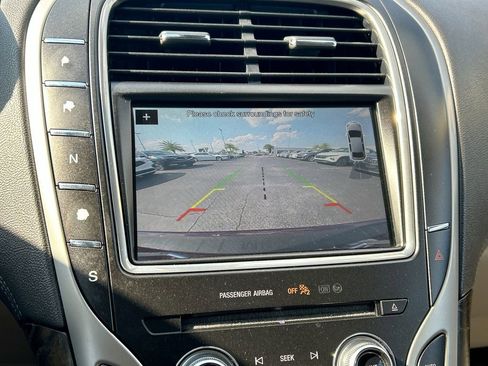 Used 2018 Lincoln MKX Select w/ Select Plus Package FWD image 24