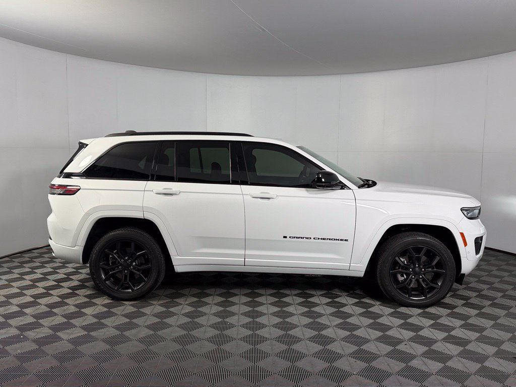 Used 2024 Jeep Grand Cherokee Limited 4xe AWD/4WD image 5