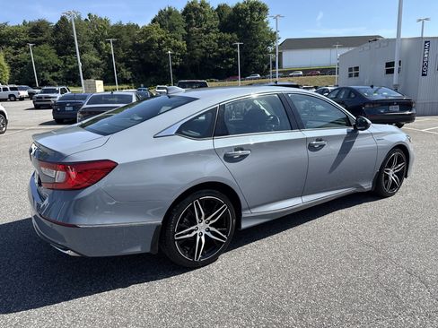 Used 2022 Honda Accord Touring image 10