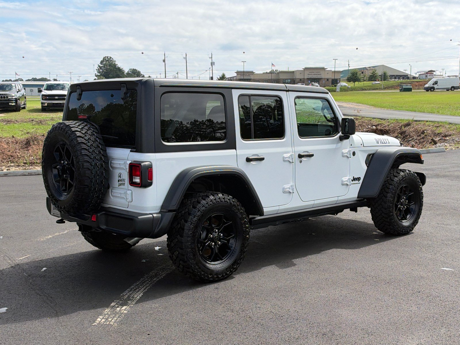Used 2025 Jeep Wrangler Unlimited Sport AWD/4WD image 5