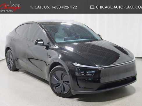 Used 2026 Tesla Model Y AWD image 1
