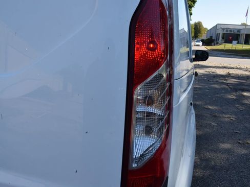 Used 2015 Ford Transit Connect XL image 24