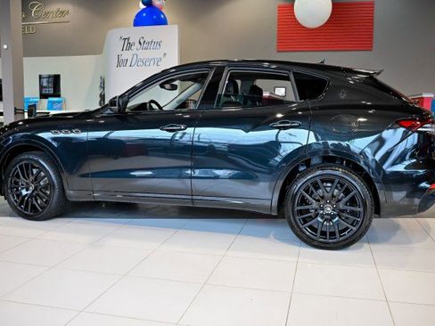 Used 2022 Maserati Levante Modena image 9