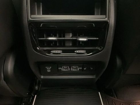 Used 2023 Jeep Grand Cherokee Overland image 29