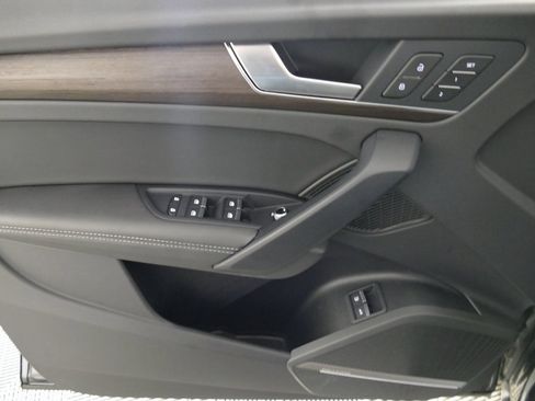 Certified 2024 Audi Q5 e Premium Plus w/ Premium Plus Package image 10