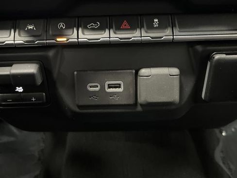 Used 2023 Chevrolet Silverado 1500 Custom image 22