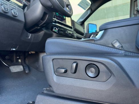 Used 2025 Chevrolet Silverado 3500 High Country w/ High Country Premium Package image 23