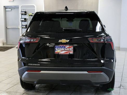 New 2026 Chevrolet Equinox LT w/ Convenience Package II FWD image 5