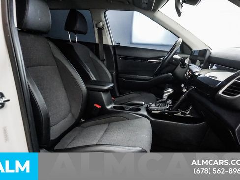 Used 2025 Kia Seltos S FWD image 19