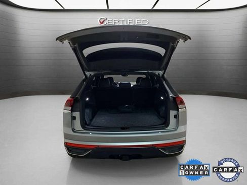 Used 2025 Volkswagen Atlas Cross Sport SE w/ Black Wheel Package image 7