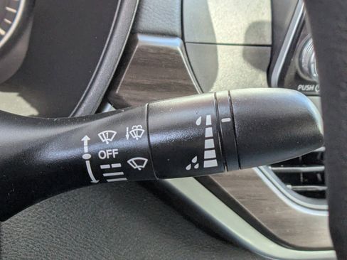 Used 2024 Nissan Altima 2.5 SV FWD image 28