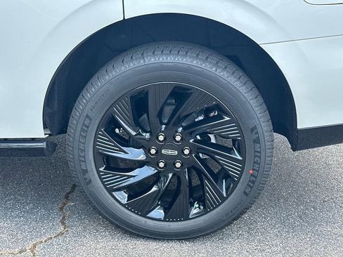 New 2026 Lincoln Navigator Reserve w/ Jet Appearance Package AWD/4WD image 19