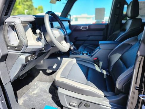 New 2025 Ford Bronco Outer Banks w/ Sasquatch Package image 17