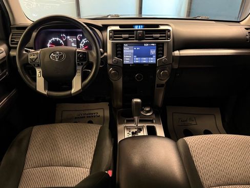 Used 2021 Toyota 4Runner SR5 AWD/4WD image 9