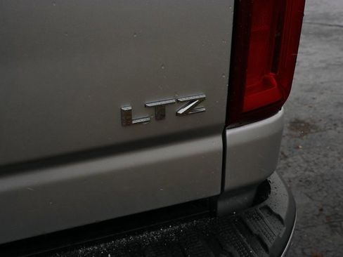 Used 2022 Chevrolet Silverado 3500 LTZ w/ LTZ Convenience Package image 7