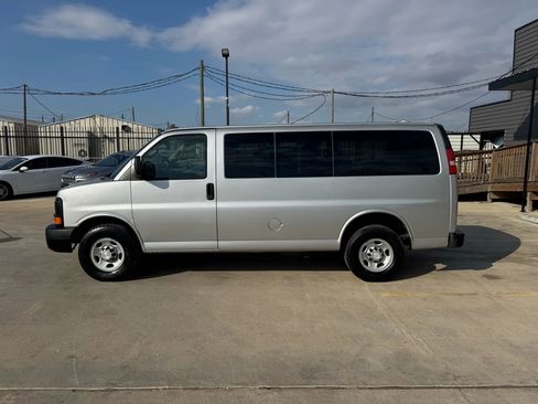 Used 2017 Chevrolet Express 2500 LS image 3