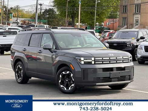 Used 2025 Hyundai Santa Fe SEL image 1