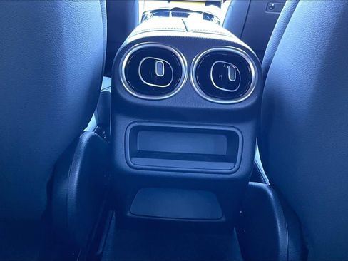 Certified 2025 Mercedes-Benz GLC 300 4MATIC image 33