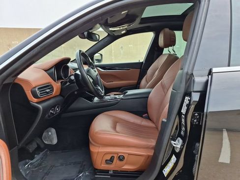 Used 2018 Maserati Levante AWD/4WD image 9