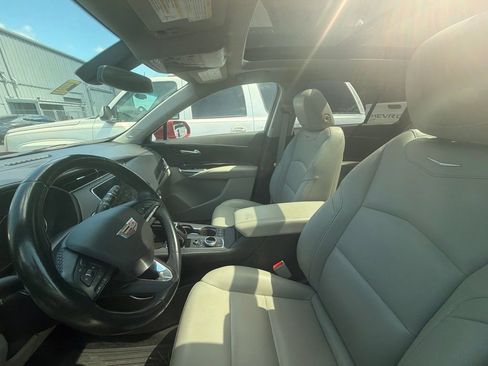 Used 2019 Cadillac XT4 Luxury FWD image 7