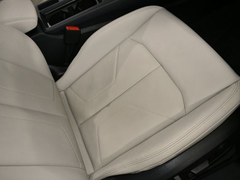 Used 2021 Audi Q3 2.0T Premium Plus w/ Premium Plus Package image 12