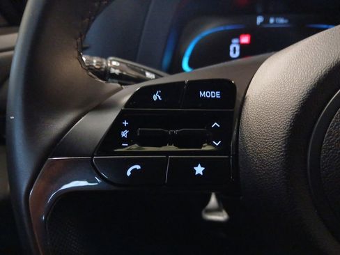 Used 2025 Hyundai Elantra Sport image 16