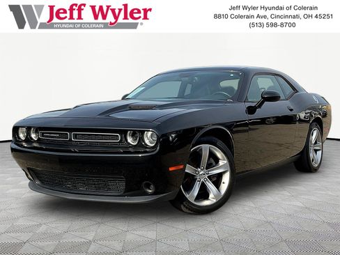 Used 2015 Dodge Challenger SXT w/ Super Sport Group (SS/T) RWD image 1