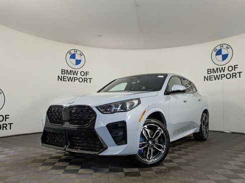 New 2026 BMW X2 xDrive28i w/ M Sport Package AWD/4WD image 1