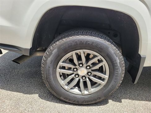 Used 2024 Chevrolet Colorado LT w/ LT Convenience Package image 21