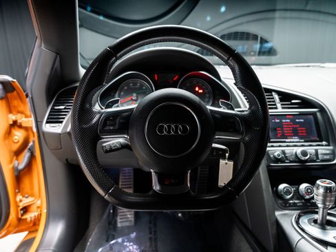 Used 2014 Audi R8 V8 w/ Ceramic Brake Package image 53