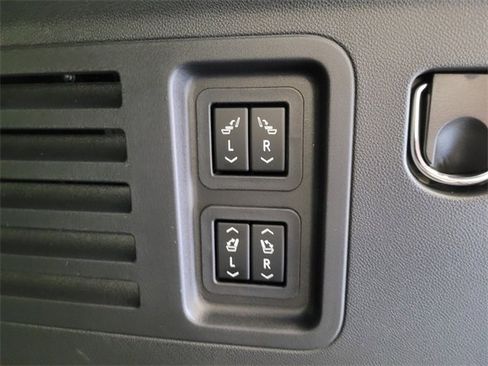 New 2026 Chevrolet Traverse RS image 15