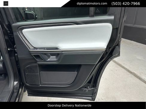 Used 2023 Rivian R1S Adventure image 29