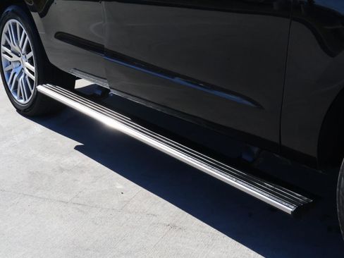 Used 2024 Ford Expedition Limited image 9