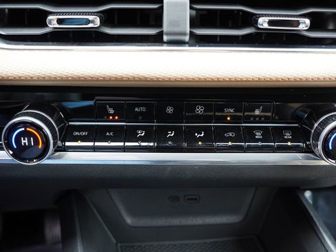 Certified 2025 Chevrolet Equinox ACTIV w/ Safety and Technology Package image 26