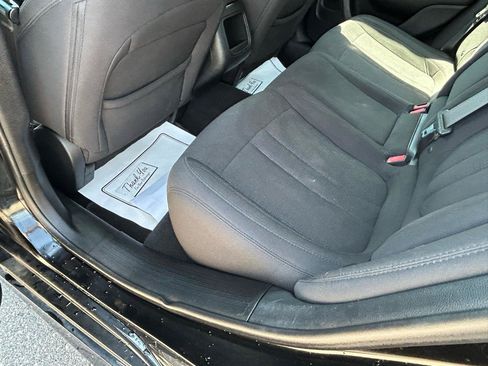 Used 2015 Chrysler 200 Limited FWD image 9
