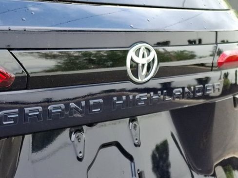 Certified 2024 Toyota Grand Highlander AWD image 30