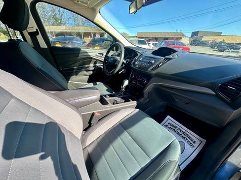 Used 2018 Ford Escape S image 19