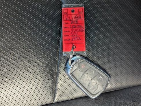 Used 2018 Cadillac Escalade ESV Premium Luxury image 41