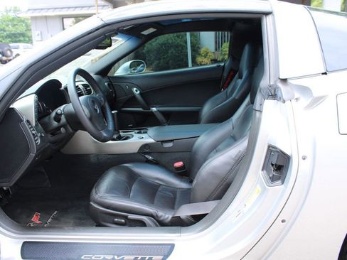 Used 2005 Chevrolet Corvette Coupe w/ Preferred Equipment Group RWD image 13