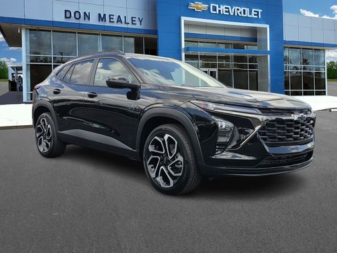 New 2026 Chevrolet Trax RS w/ Sunroof Package FWD image 1